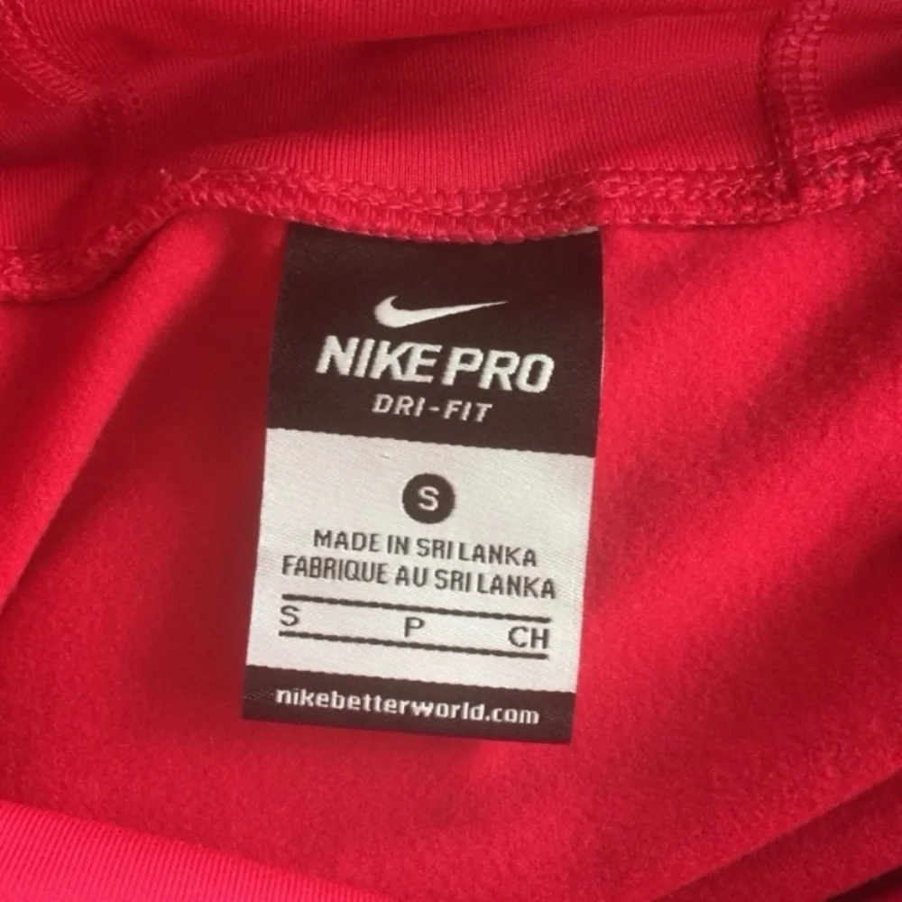 Nike Women’s Dri Fit Top Small